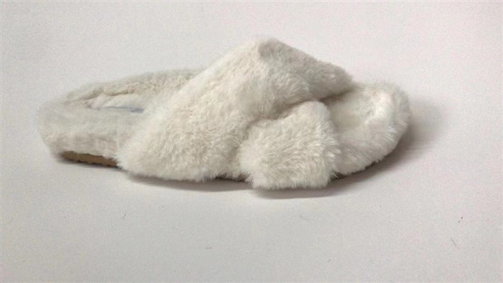 White winter plush slippers manufacture